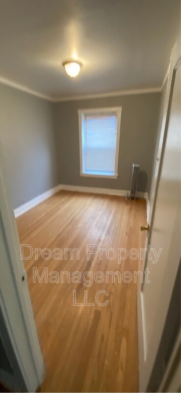 Building Photo - 4408 S Drexel Blvd