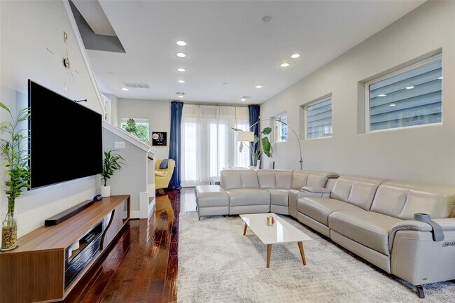 Foto del edificio - 3109 Gillespie St
