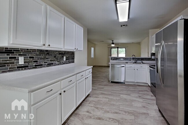 Foto del edificio - 10025 W Miami St