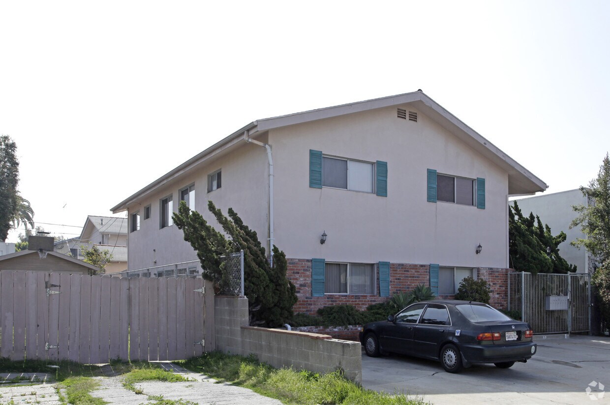 Building Photo - 4541 Hamilton St