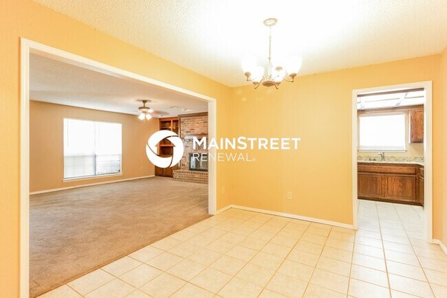 Foto del edificio - 3 Bedroom Pet-Friendly Home in Oklahoma City, OK with Main Street Renewal
