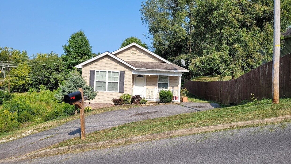 711 Lovelace St Johnson City, TN 37604 Alquileres en Johnson City, TN