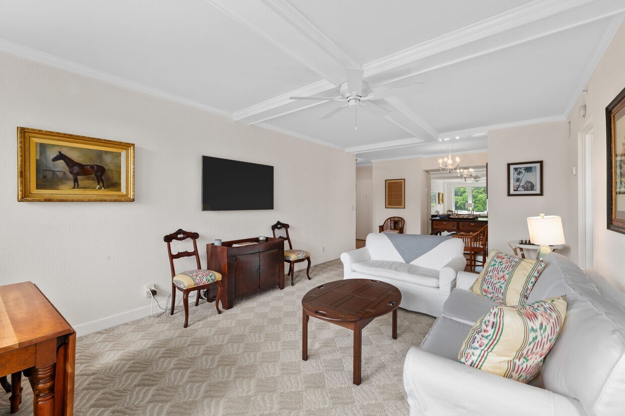 Photo - 455 Worth Ave (Palm Beach, FL)