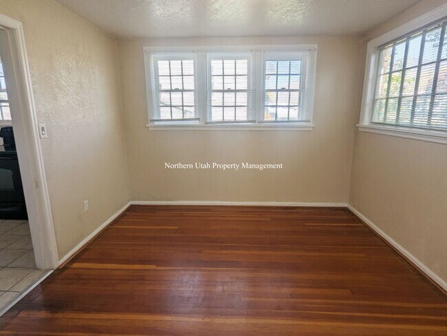 Foto del edificio - 2 Bed 1 Bath