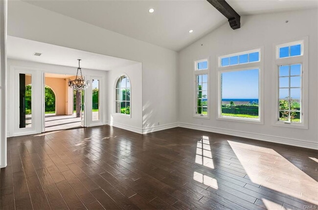 Building Photo - 8 Whalers Bluff