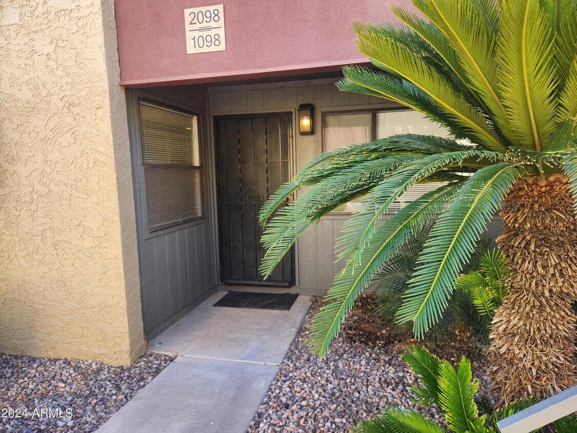 Foto principal - 1730 W Emelita Ave