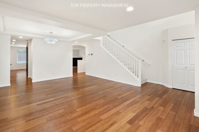 Foto del edificio - 6412 77th Dr NE