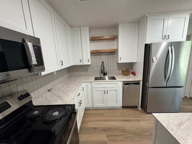 Foto del edificio - 1219 NE 36th St