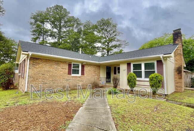 Foto del edificio - 717 Rockwood Dr