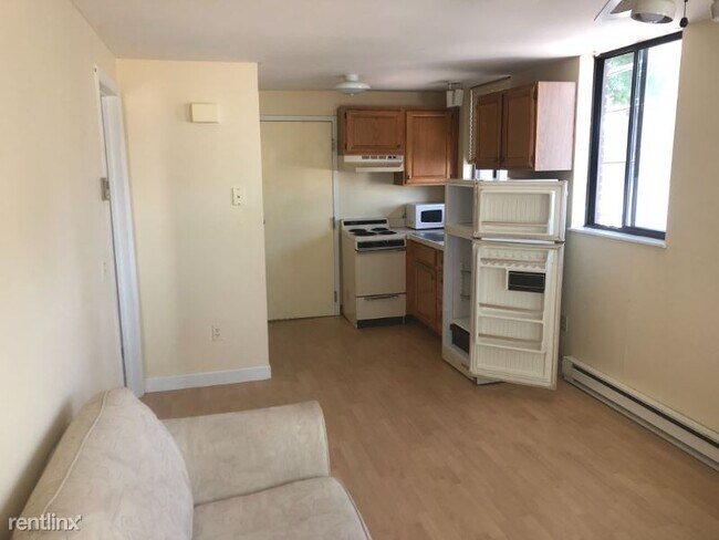 Building Photo - 1 br, 1 bath Apartment - 429 Main Street