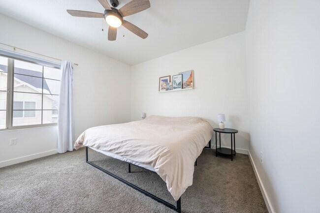 Building Photo - 4279 W Bromwell Ct