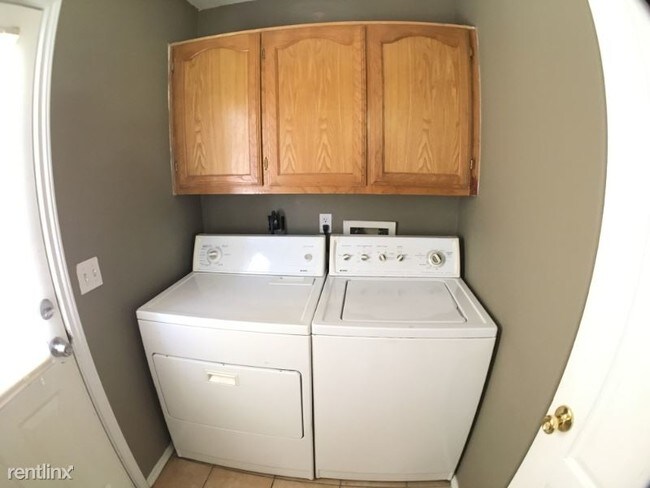 Building Photo - 2 br, 2 bath Apartment - 820 N Cross Ln