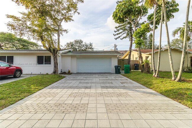 Building Photo - 11940 SW 81st Rd