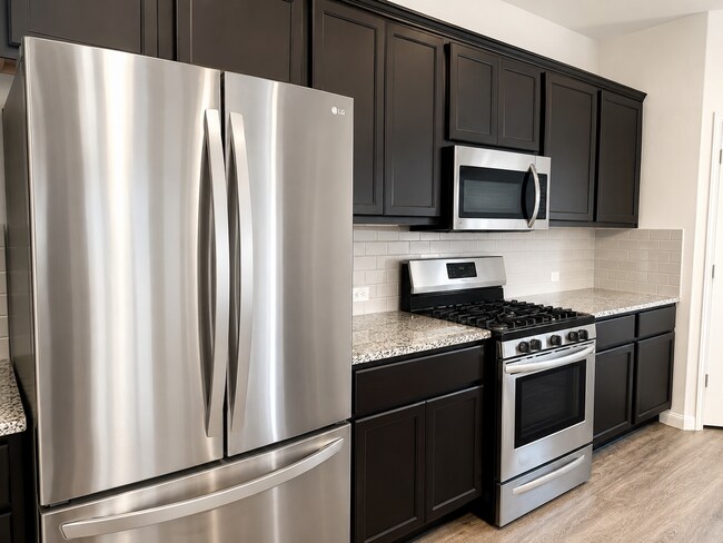 Foto del edificio - Available For Move-In: 07/01/2026