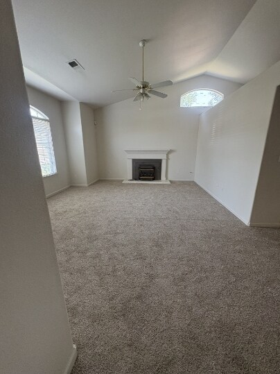 Foto del edificio - 10282 N Whitney Ave