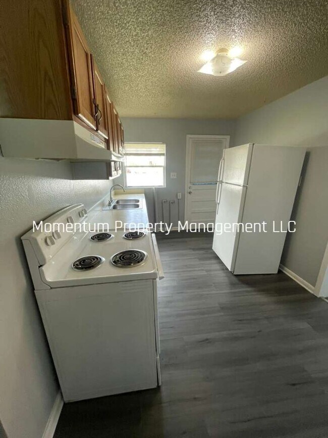 Foto del edificio - Cute and Cozy 2/1 in Mulberry- AVAILABLE FOR IMMEDIATE MOVE IN!!