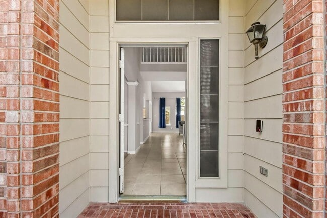 Building Photo - 12523 Avery Vale Ln