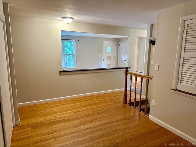 Foto del edificio - 386 Cherry Brook Rd