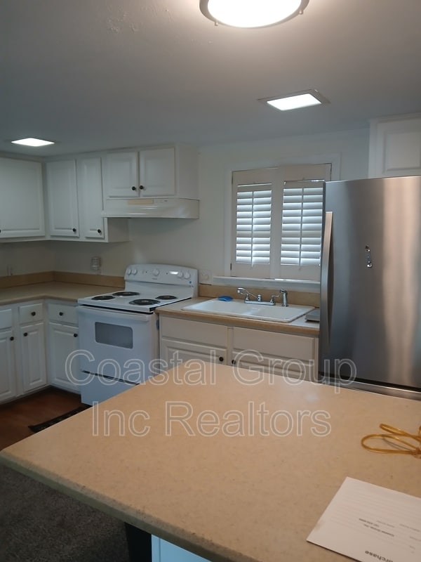 Foto del edificio - C-JV-1209 Willow Avenue - 1