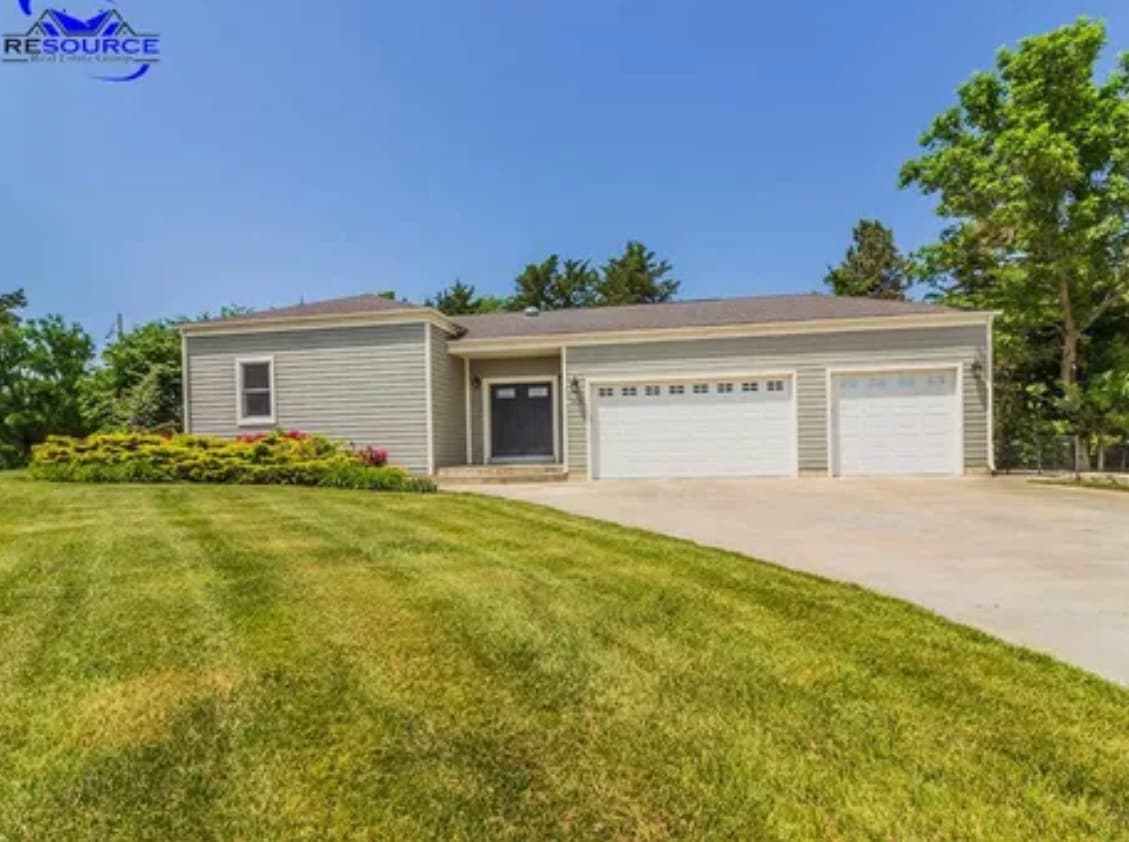1633 Fishermans Ln, Manhattan, KS 66503 House Rental in Manhattan, KS