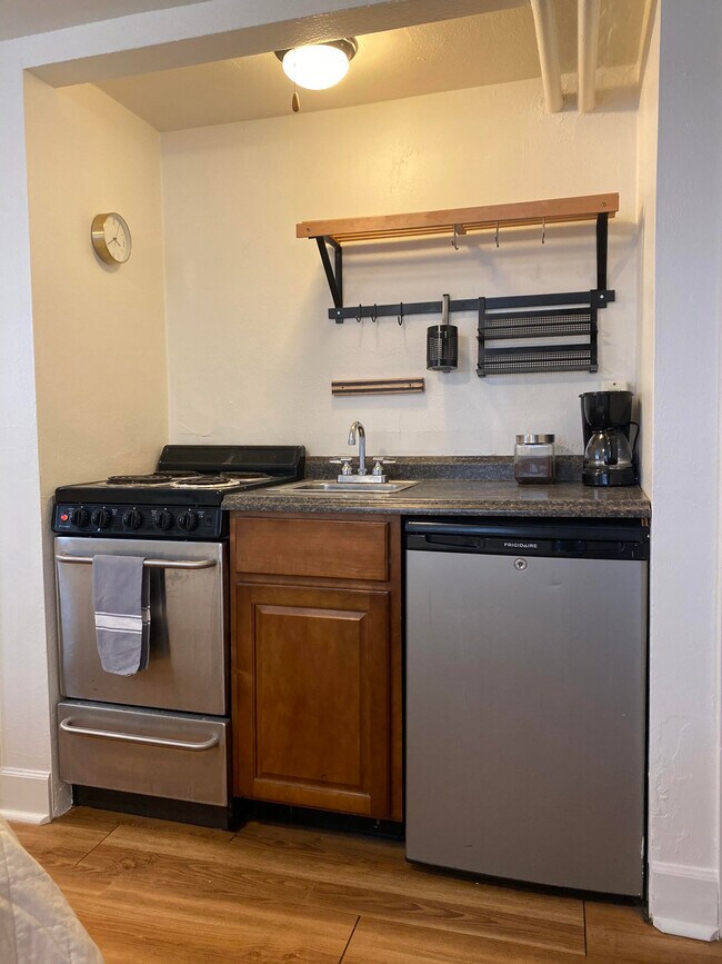 Foto del edificio - 501 W Hays St