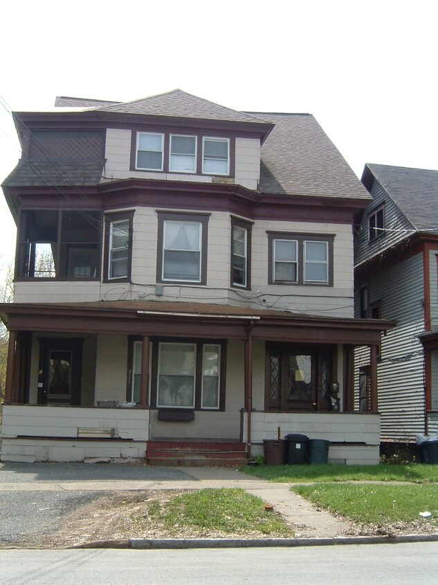 Primary Photo - 311 Milton Ave