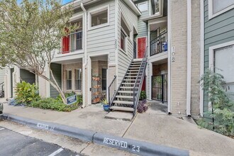 Building Photo - 2104 Cullen Ave
