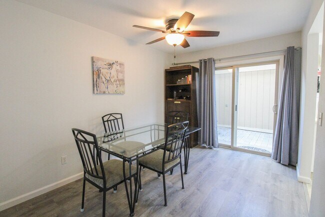 Foto del edificio - 2 Bedroom Townhouse with 2-Car Garage in The Villages near Downtown SLO