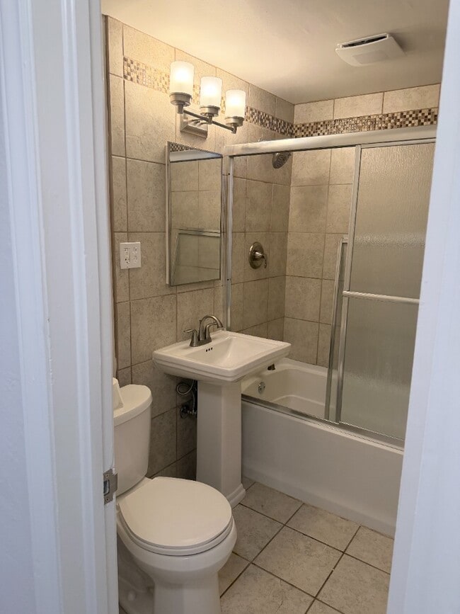 Building Photo - 1213 Gordon Ave