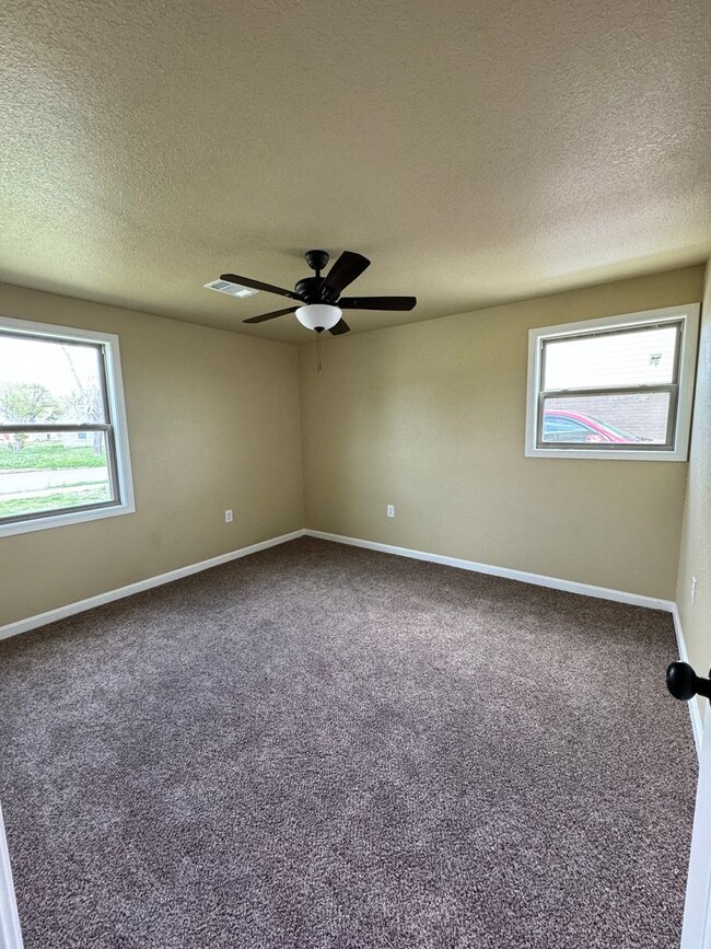 Building Photo - 3 Bed / 1 Bath in Trumann Available Now!