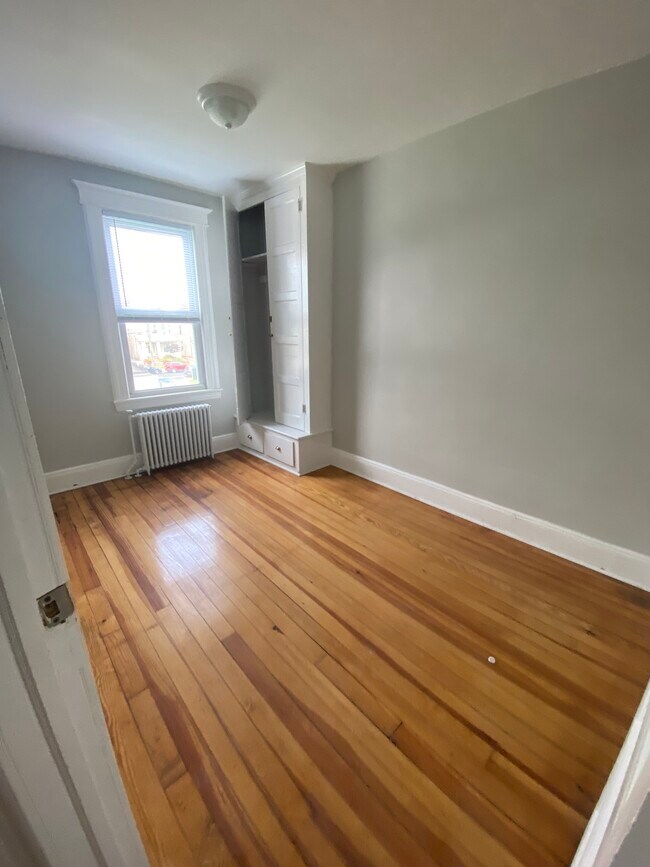 Building Photo - 21 W 46TH St