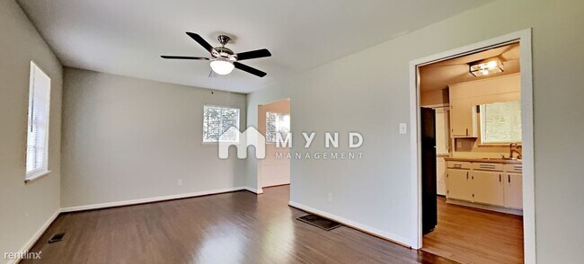 Building Photo - 3 br, 1.5 bath House - 1211 Turf Dr