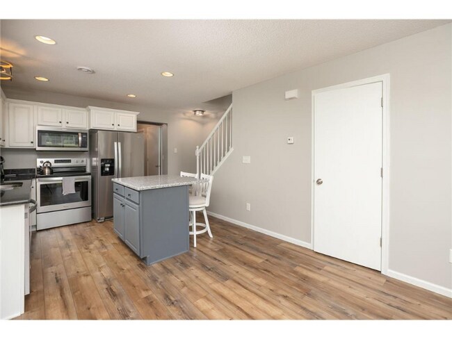 Foto del edificio - 578 Pointe Ct SW