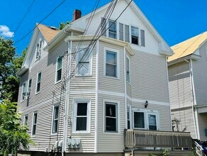 Building Photo - 134-136-136 Ruggles St