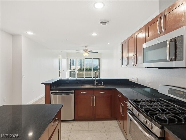 Building Photo - 4575 Dean Martin Dr