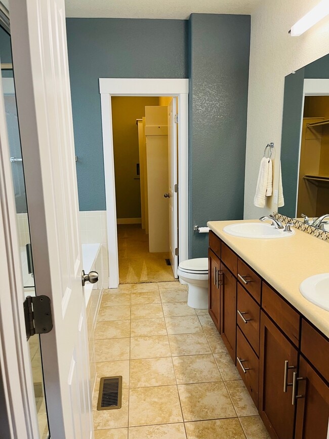 Building Photo - 7828 E 21st Ave