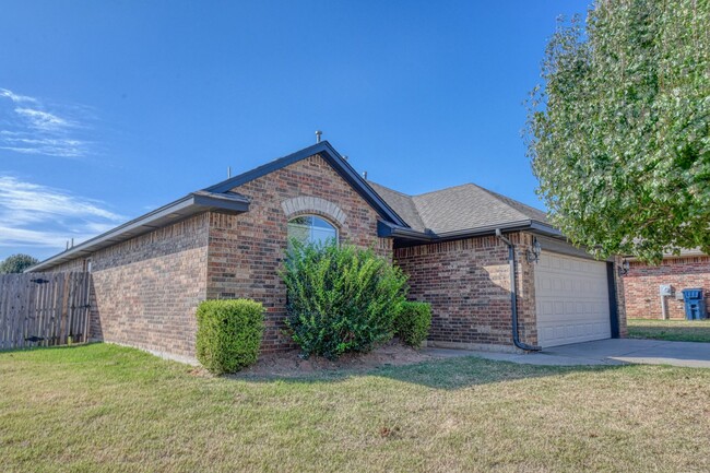 Building Photo - Beautiful home in Johnson Farms Addition!