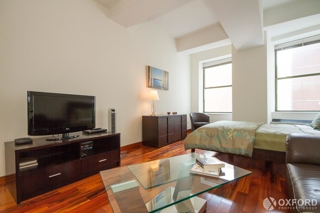 Building Photo - 112 John Street