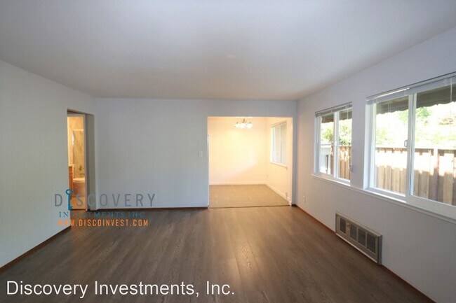 Building Photo - 3350 Arizona St