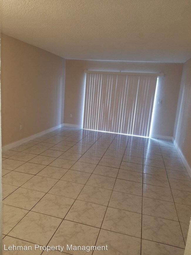 Foto del edificio - 611 NW 177th St