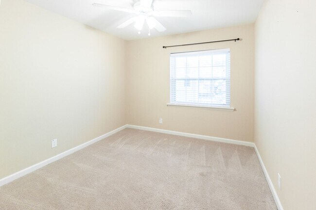 Building Photo - Updated Arlington Home