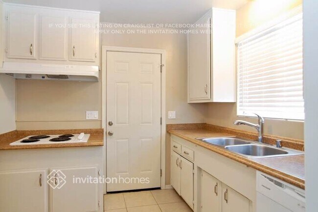 Foto del edificio - 719 Erica St