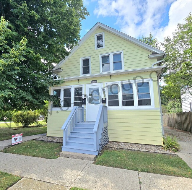 Building Photo - 4812 25th Ave