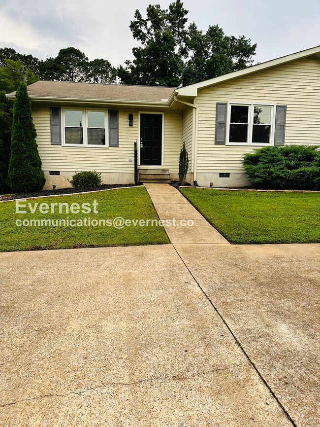 Building Photo - 5021 Bess Moore Rd