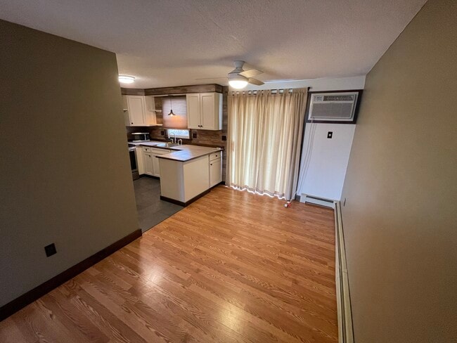 Building Photo - 9 Foxtail Ln