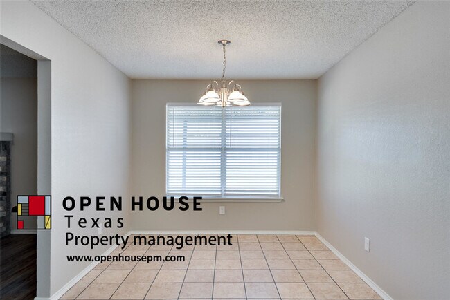 Foto del edificio - 611 Dayton Rd, Mansfield