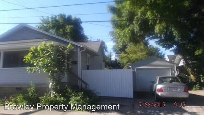 Foto del edificio - 2 br, 1 bath House - 208 E. Grimes Ln