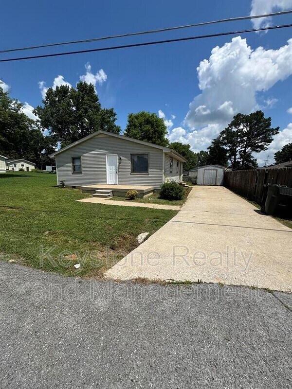 Building Photo - 106 Dickerson Ln
