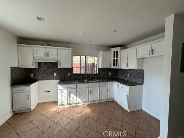 Foto principal - 1759 E 92nd St