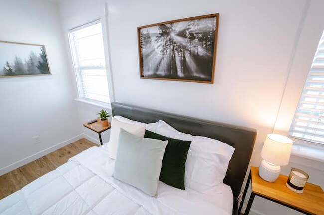 Foto del edificio - 5648 Berkshire Dr